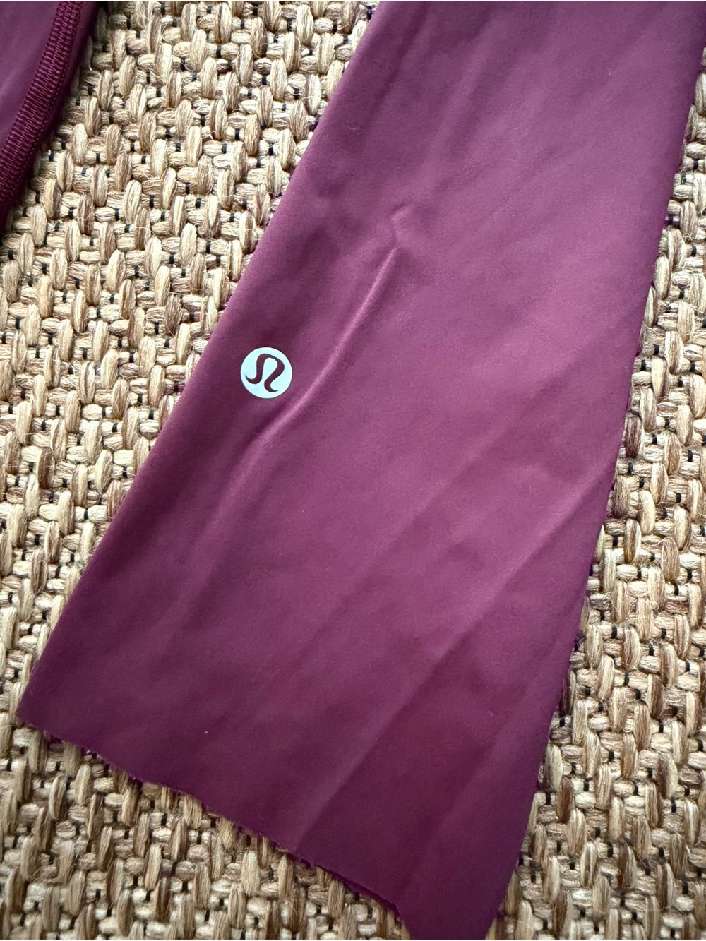 Lululemon Cropped Leggings with Pockets 23” - Burgundy